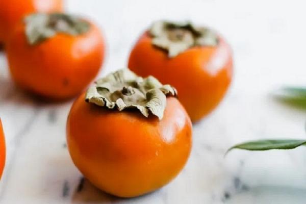 خرمالو برای مبتلایان به این بیماری حکم سم را دارد خرمالو برای مبتلایان به این بیماری حکم سم را دارد