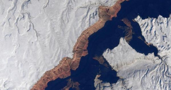 تصاویر شگفت انگیز ایستگاه فضایی بین المللی از یک منطقه برفی